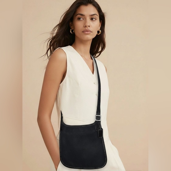 Coach Hippie VTG 2000 Festival Travel Flap Crossbody In GREAT CONDITION - Picture 2 of 10